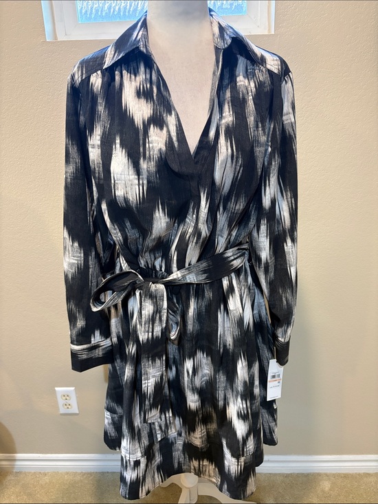 Calvin Klein Dresses & Skirts - Calvin Klein Black and White Abstract Long Sleeve Tie Waist Collar Dress-14